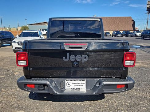 Used 2023 Jeep Gladiator Willys image 6