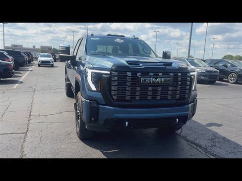 Certified 2026 GMC Sierra 3500 Denali Ultimate AWD/4WD image 3