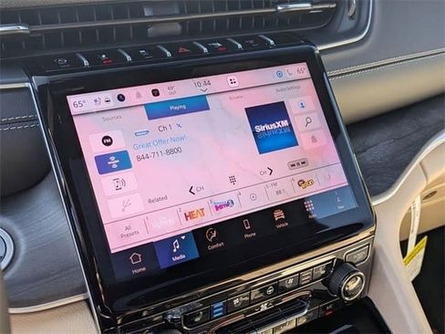 New 2025 Jeep Grand Cherokee Limited w/ Luxury Tech Group II RWD image 11