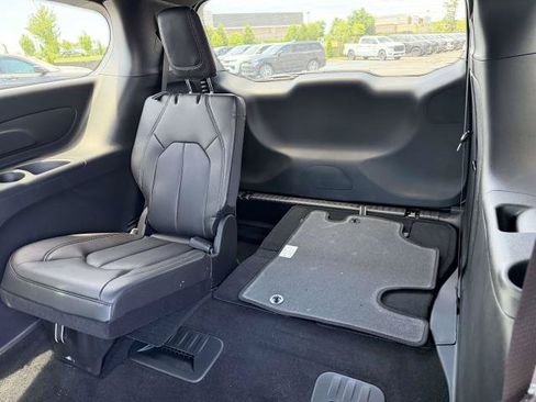 New 2026 Chrysler Voyager LX FWD image 10