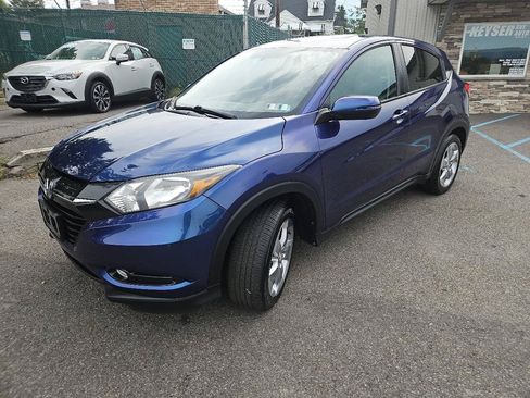 Used 2017 Honda HR-V EX image 7