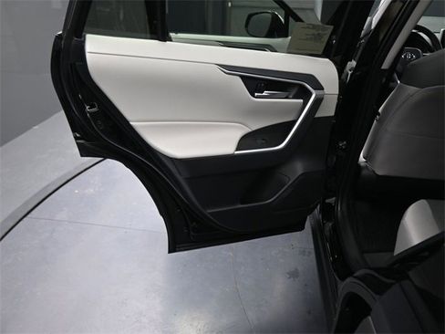 New 2025 Toyota RAV4 XLE image 15