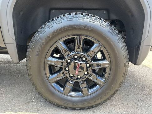 New 2025 GMC Sierra 2500 AT4 w/ AT4 Premium Plus Package image 15