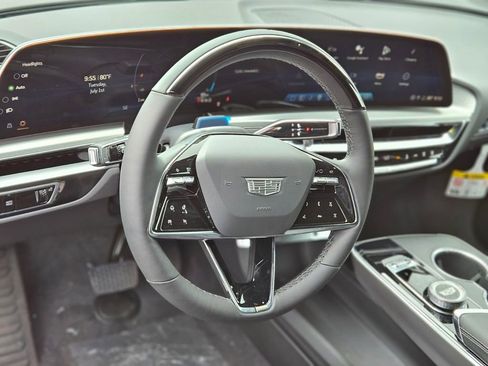 New 2025 Cadillac Lyriq Sport w/ LPO, Floor Liner Package AWD/4WD image 19