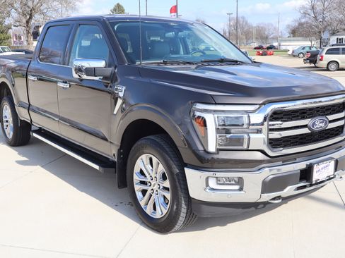 Used 2024 Ford F150 Lariat w/ Tow/Haul Package image 4