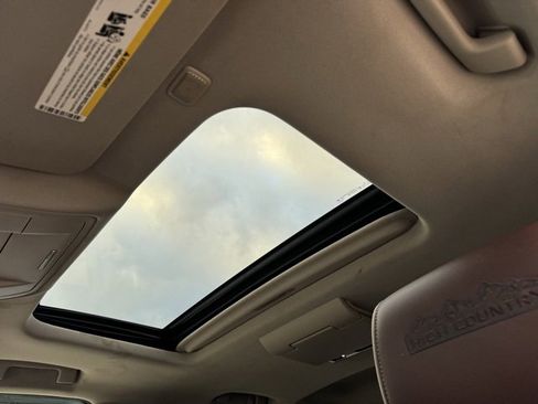 Used 2014 Chevrolet Silverado 1500 High Country image 14