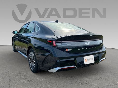 New 2025 Hyundai Sonata SEL image 3