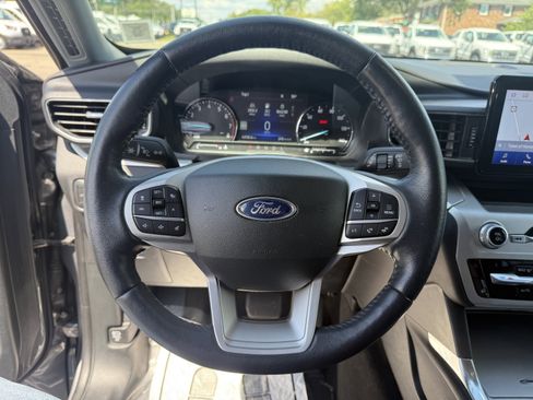 Certified 2022 Ford Explorer XLT w/ Equipment Group 202A image 14