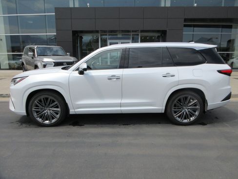 Used 2025 Lexus TX 350 AWD w/ Technology Package image 3
