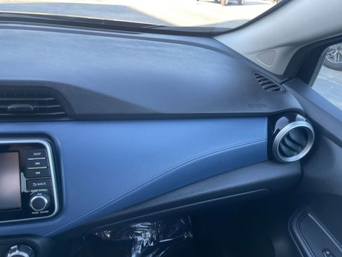 Used 2025 Nissan Versa SV image 34