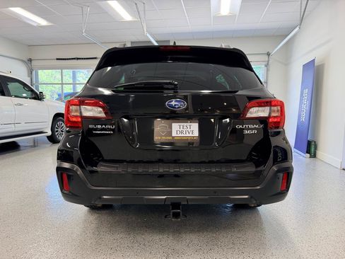 Used 2019 Subaru Outback 3.6R Limited w/ Popular Package #2 AWD/4WD image 7
