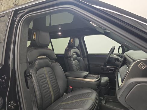 Used 2024 Rivian R1S Adventure AWD/4WD image 24