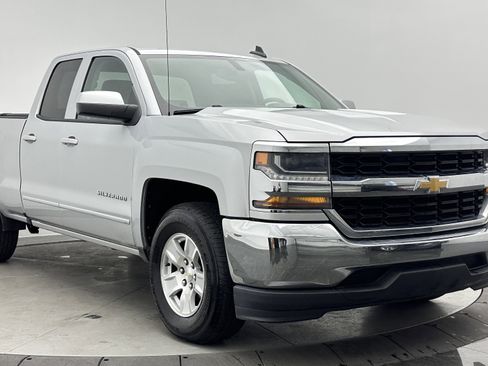 Used 2018 Chevrolet Silverado 1500 LT RWD image 3