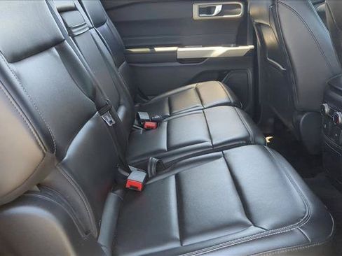 Used 2023 Ford Explorer XLT w/ Equipment Group 202A RWD image 18