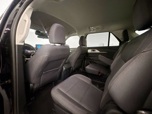 Used 2025 Ford Explorer Active AWD/4WD image 24