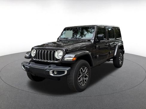 Used 2025 Jeep Wrangler Unlimited Sahara AWD/4WD image 3