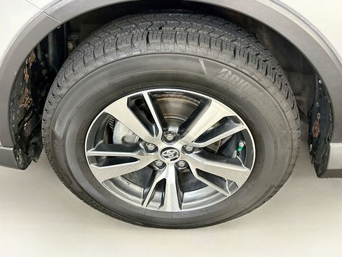Used 2018 Toyota RAV4 XLE w/ Plus Extra Value Package AWD/4WD image 11