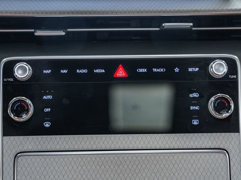 Used 2025 Genesis GV80 2.5T Prestige image 27