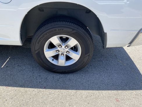 Used 2019 RAM 1500 Classic SLT RWD image 19