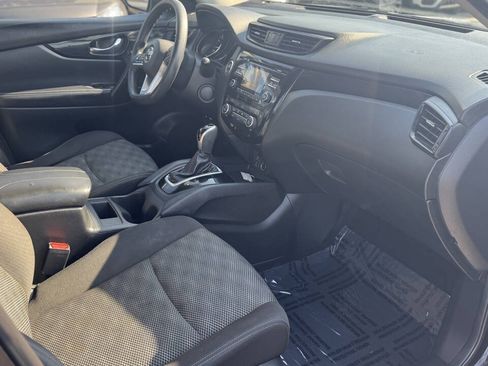Used 2017 Nissan Rogue Sport SV AWD/4WD image 34