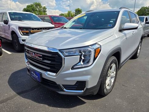Used 2022 GMC Terrain SLE w/ Driver Convenience Package AWD/4WD image 3