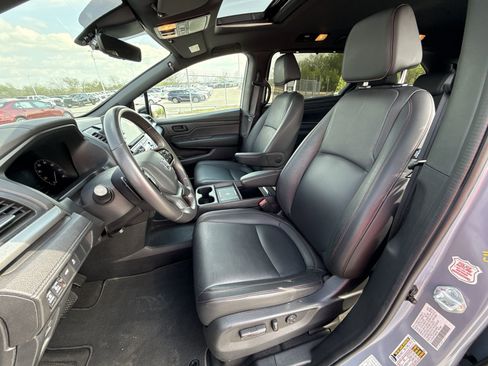 Used 2025 Honda Odyssey Sport-L image 13
