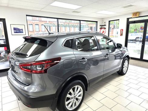 Used 2022 Nissan Rogue Sport SV AWD/4WD image 9
