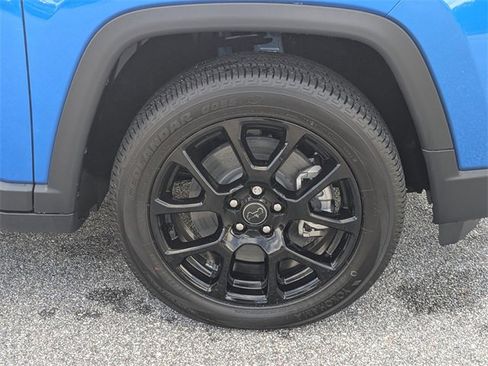 New 2026 Jeep Compass Latitude image 11