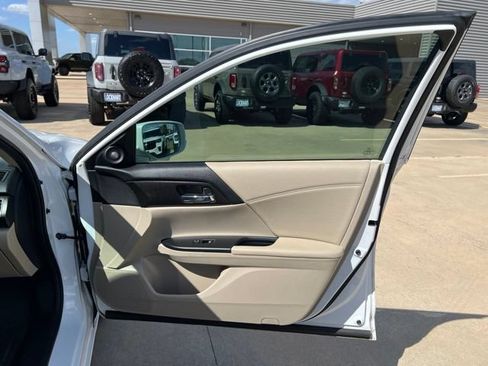 Used 2015 Honda Accord EX-L image 21