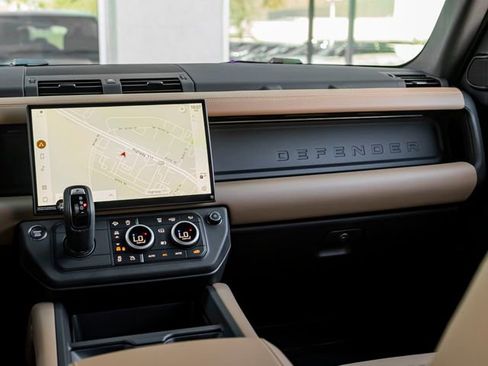 New 2026 Land Rover Defender 110 X-Dynamic SE image 18