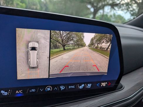 New 2026 Chevrolet Suburban Premier AWD/4WD image 36