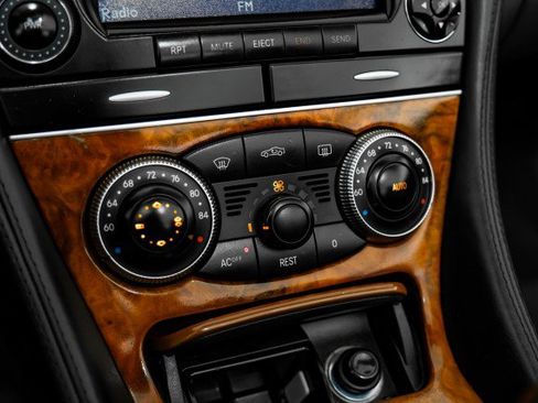 Used 2005 Mercedes-Benz SL 600 image 21