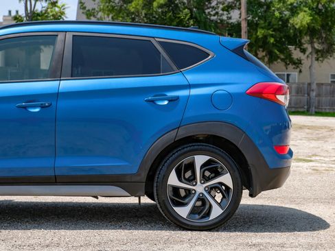 Used 2018 Hyundai Tucson Value w/ Cargo Package image 18