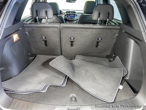 Used 2023 Chevrolet TrailBlazer RS w/ Sun and Liftgate Package FWD image 21