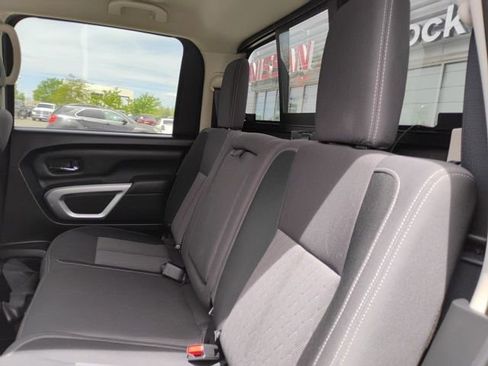 Used 2021 Nissan Titan SV w/ SV Convenience Package AWD/4WD image 9