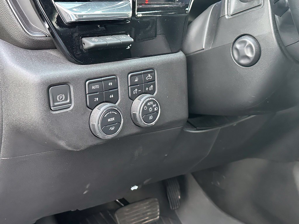 Used 2023 Chevrolet Silverado 1500 LTZ w/ LTZ Premium Package AWD/4WD image 30