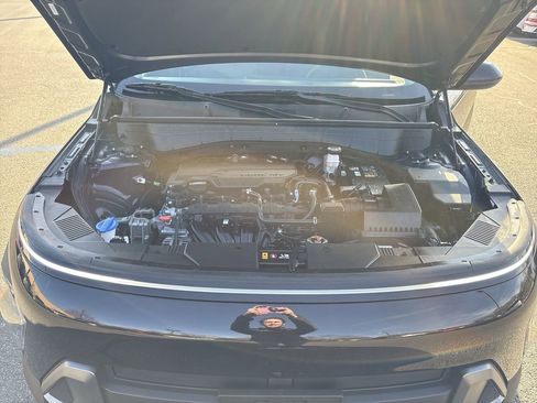 Certified 2024 Hyundai Kona SE image 11