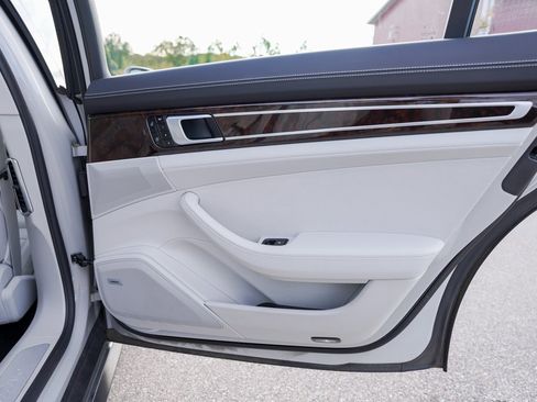 Used 2020 Porsche Panamera 4 Executive w/ Premium Package Plus image 40