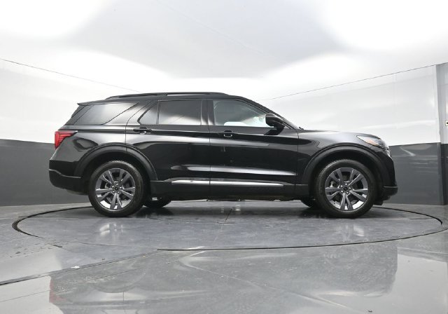 Used 2025 Ford Explorer Active w/ Active Comfort Package AWD/4WD image 38