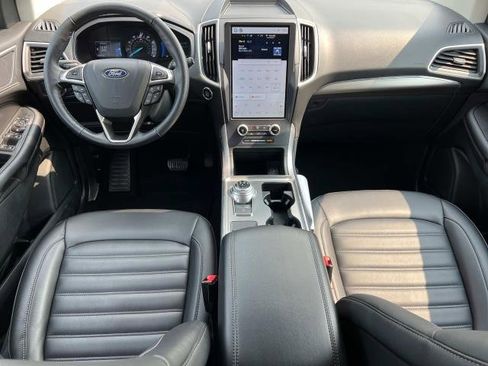 Used 2022 Ford Edge SEL image 3