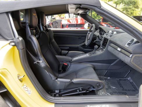 Certified 2025 Porsche 718 Boxster Spyder RS RWD image 72