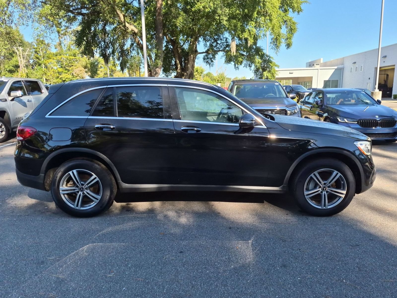 Used 2022 Mercedes-Benz GLC 300 4MATIC image 2
