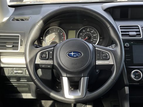 Used 2018 Subaru Forester 2.5i Premium w/ All-Weather Package image 17