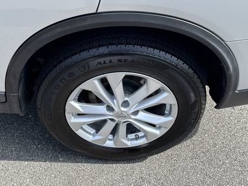 Used 2014 Nissan Rogue SV w/ SV Premium Package AWD/4WD image 20