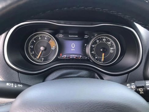 Used 2019 Jeep Cherokee Limited w/ Technology Group AWD/4WD image 19