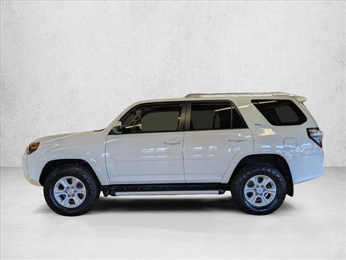 Used 2016 Toyota 4Runner SR5 image 9