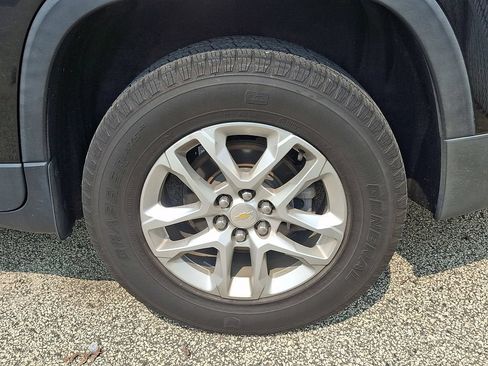 Used 2020 Chevrolet Traverse LT FWD image 7