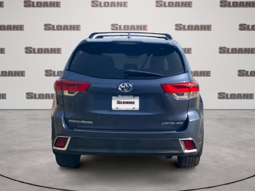 Used 2017 Toyota Highlander Limited AWD/4WD image 4