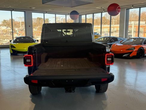 Used 2023 Jeep Gladiator Overland AWD/4WD image 14