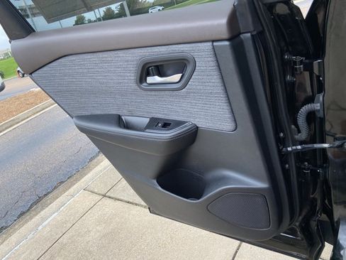 Used 2023 Nissan Rogue SV FWD image 51